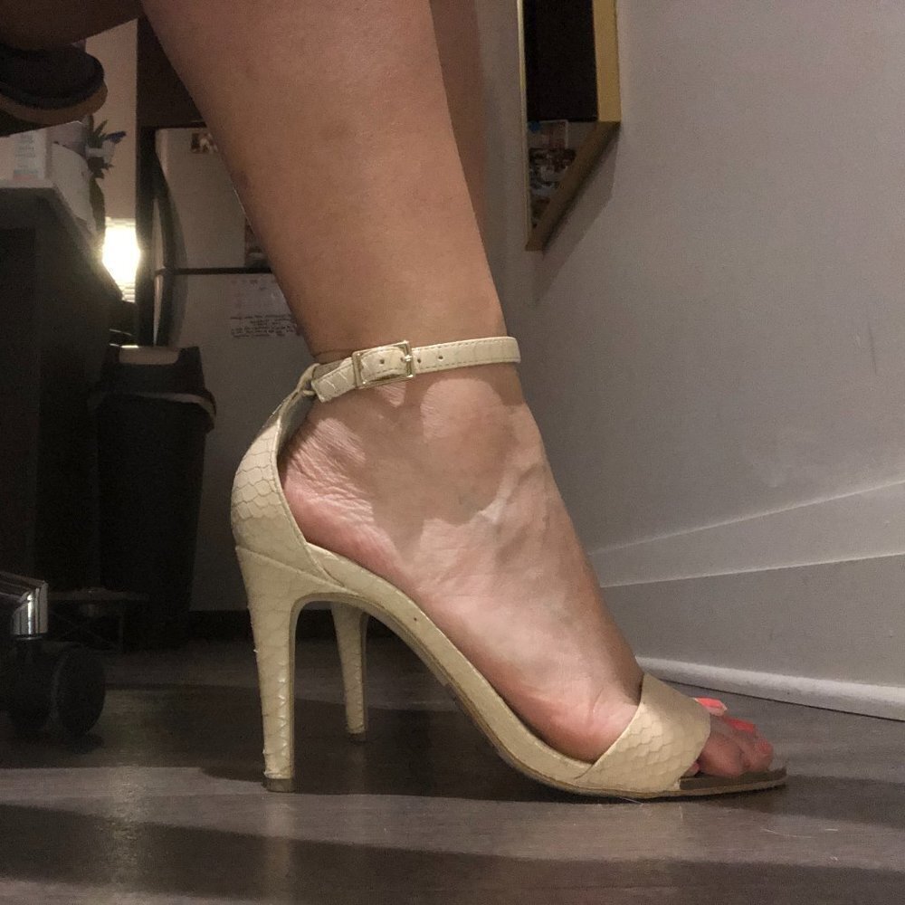ALdo  Vegan nude leather heels 6